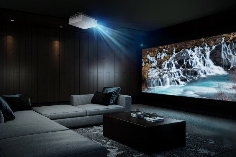 Лазерный проектор LG CineBeam HU810PW: 4K UHD изображение для домашнего кинотеатра с экраном до 300 дюймов
